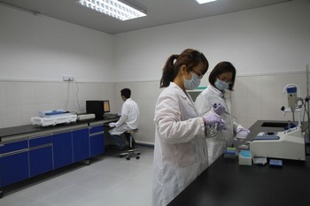 参观上海奉贤区亲子鉴定咨询机构实验室 29